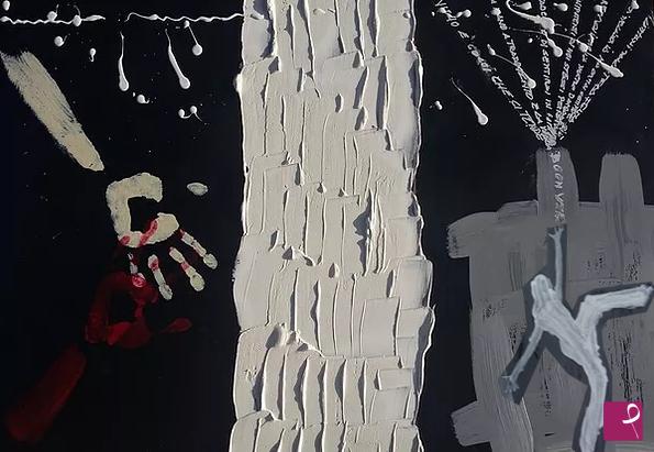 Opera materica con impronte e figura sospesa